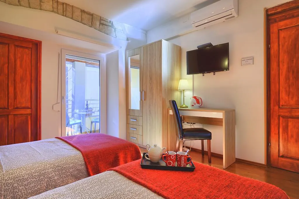 Top Center Room & Apartment Póla